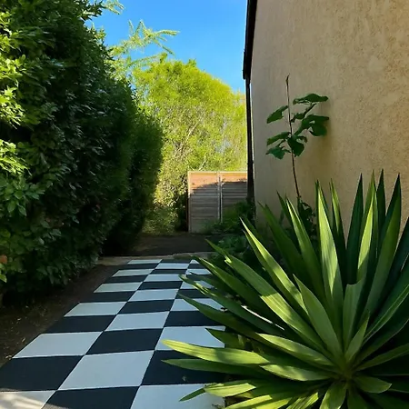 Charmante Maison Renovee A *